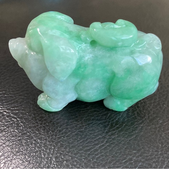 3D Carving Pig Green Natural Jade Loose Pendant Statue - Heavy Reversible